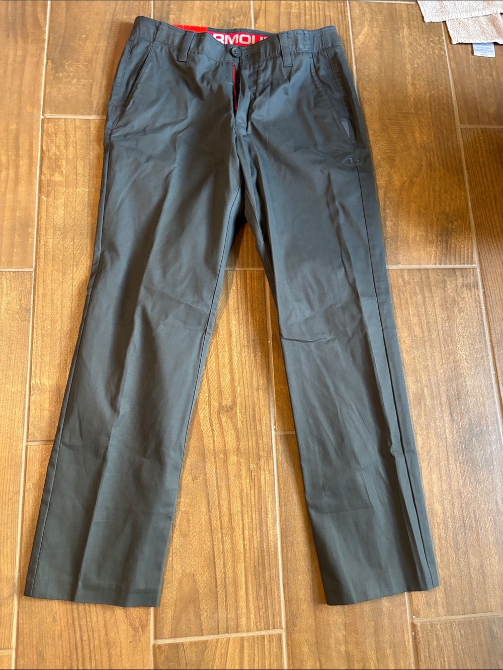 Under Armour Men's grey Pants with Red Waistband Accent